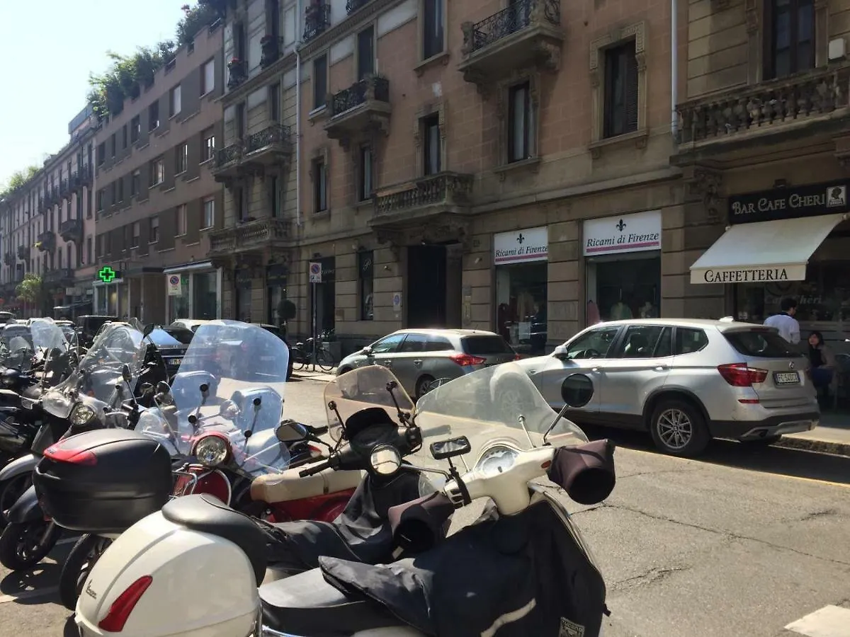 Aparthotel San Gregorio 45 Милан Италия